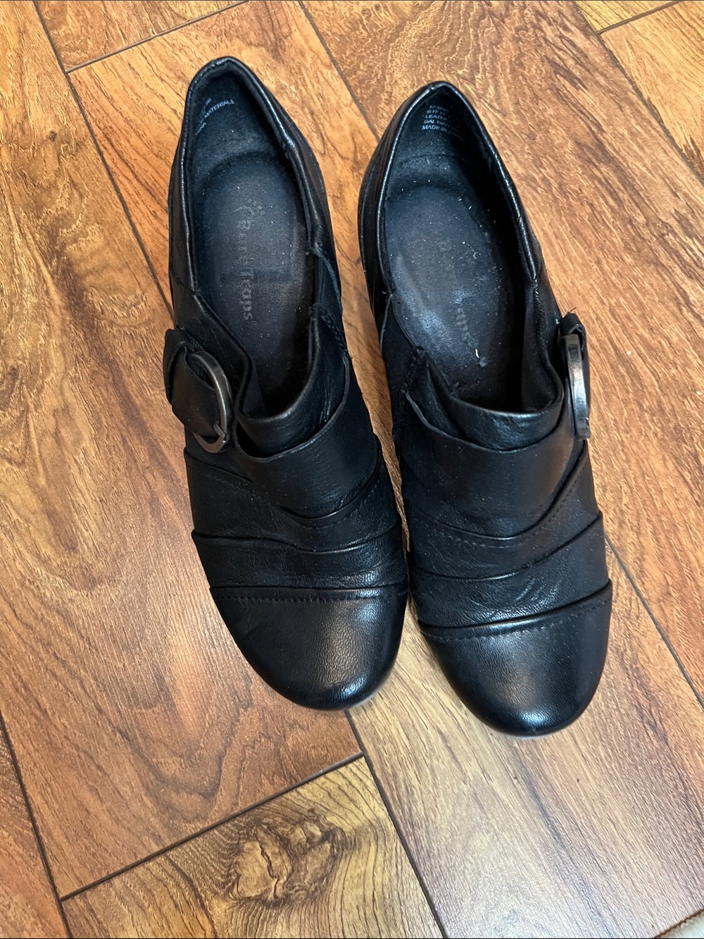 BareTraps Black Leather Buckle Accent Low Heel Shoes